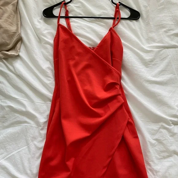 Red mini dress - Picture 1 of 2